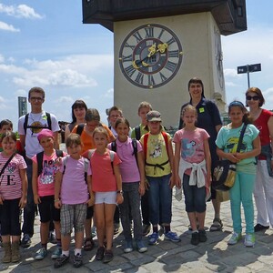Ministrantenausflug nach Graz 2013 Gruppenfoto beim Uhrturm
